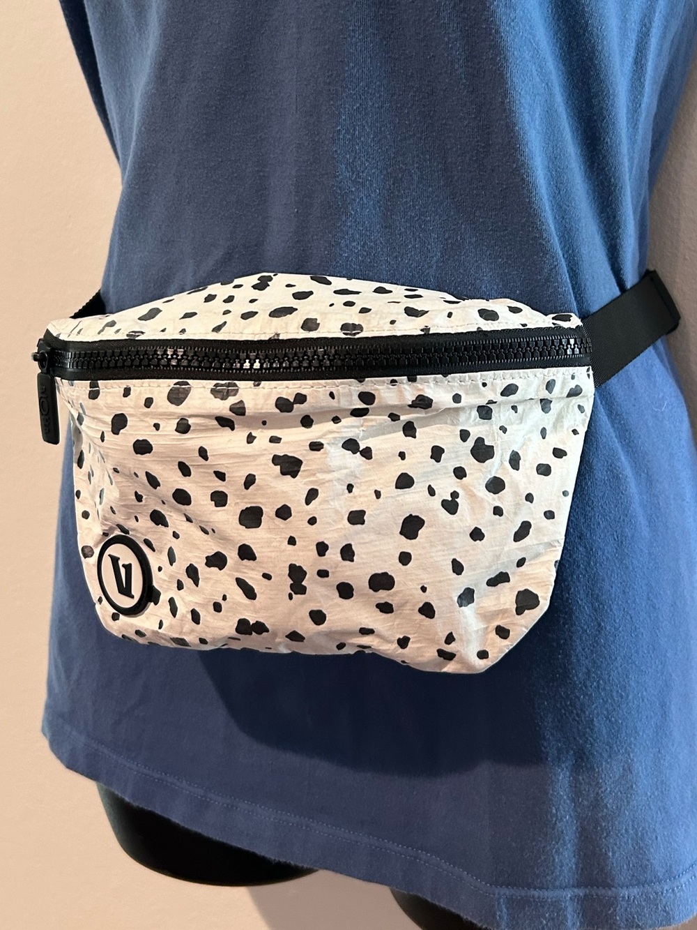 Vuori x ALOHA Collection Dune Dots Tyvek Hip Pack Belt Bag Fanny Pack Travel EUC